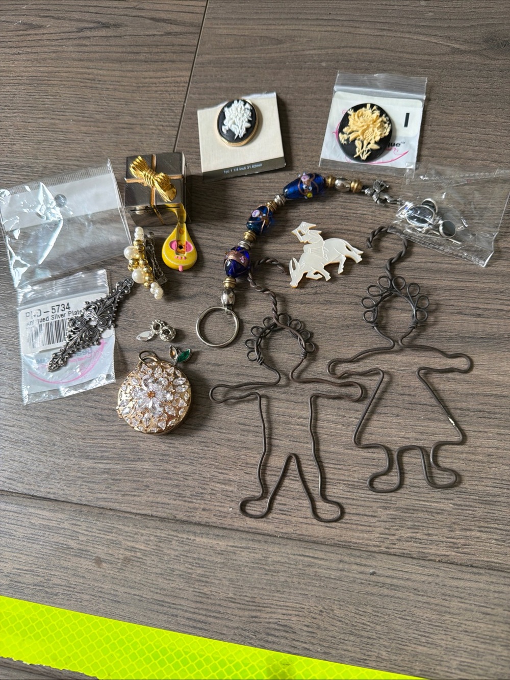 Misc Jewelry Vintage Barrette, Black Wire Figures and Blue Beaded Keychain++++
